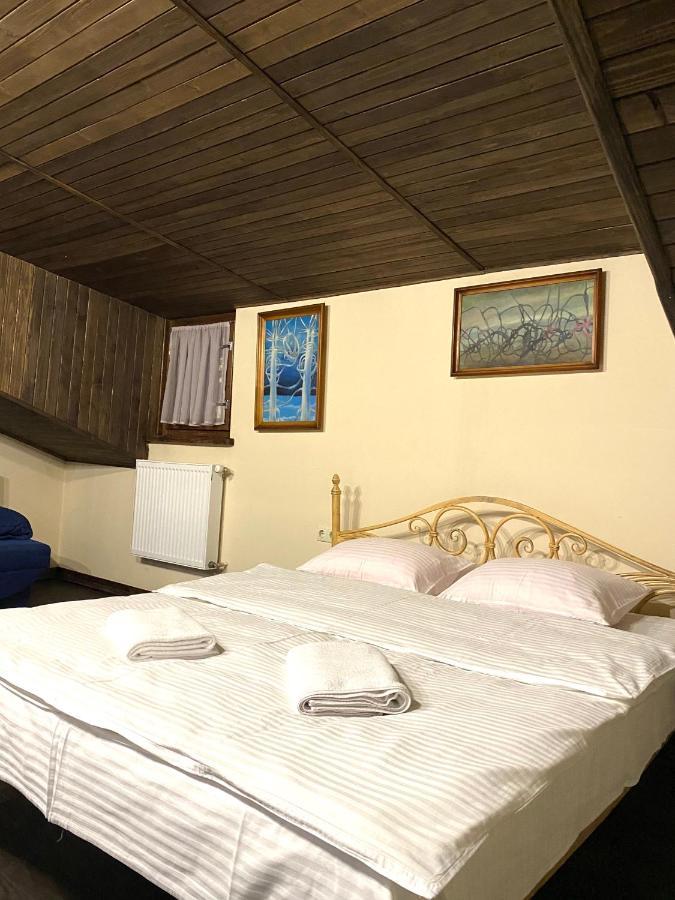 Квартира В Центрі На Вулиці Лесі Українки 19 Lviv Exterior photo
