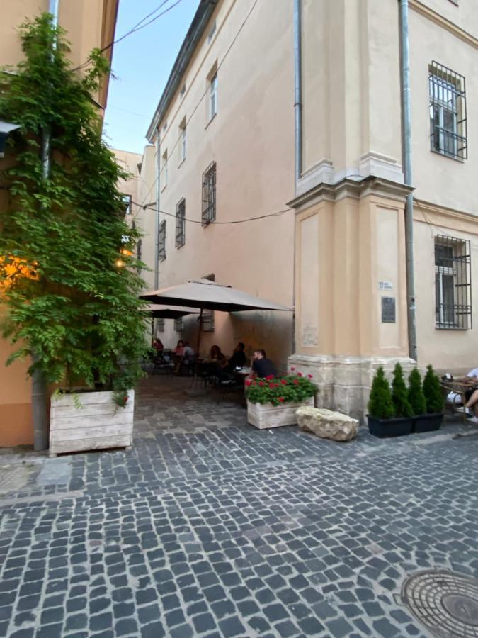 Квартира В Центрі На Вулиці Лесі Українки 19 Lviv Exterior photo